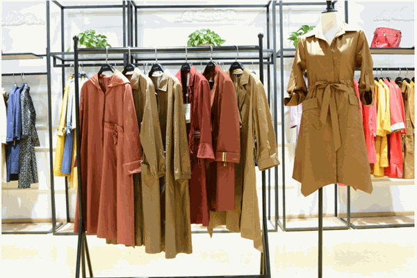 聚衣风尚折扣女装产品 门店图片