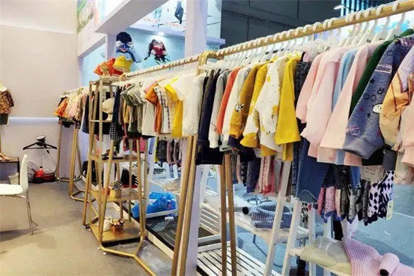 聪明兔童装产品 门店图片