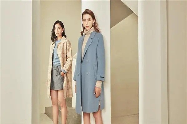 优美世界品牌女装产品 门店图片