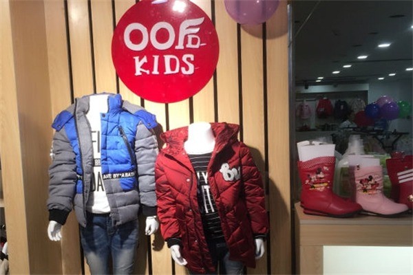 00后童装产品 门店图片