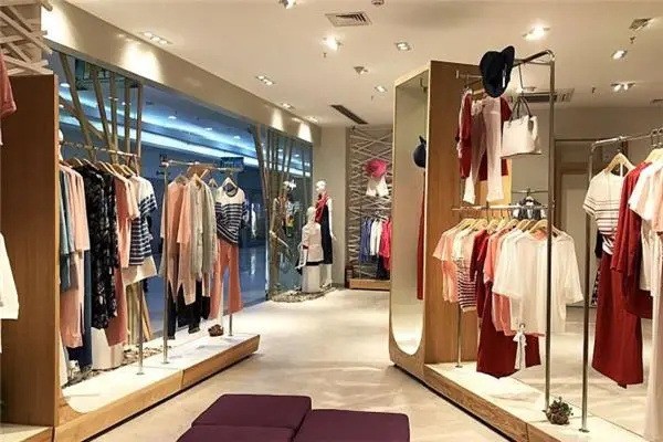 华鱼女装产品 门店图片