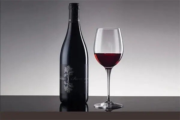 鼎发葡萄酒业产品 门店图片