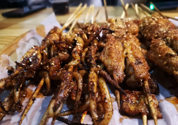三十三年不夜烧烤产品 门店图片