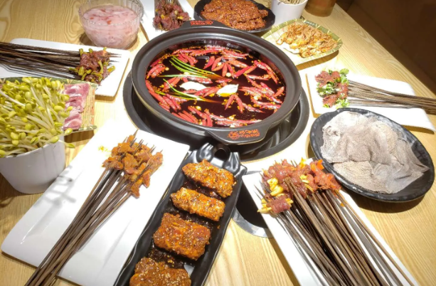 麻渣渣洪七公串串香产品 门店图片