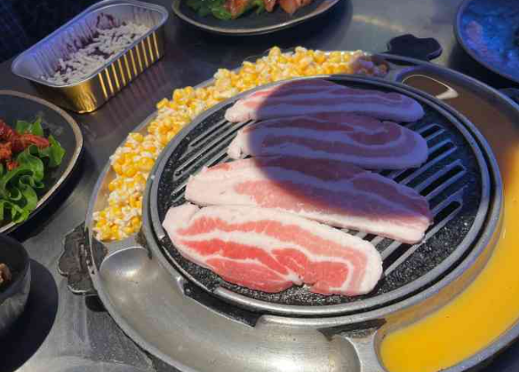 青瓦碳烤肉产品 门店图片