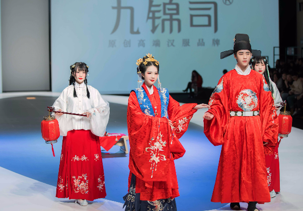 九锦司汉服产品 门店图片
