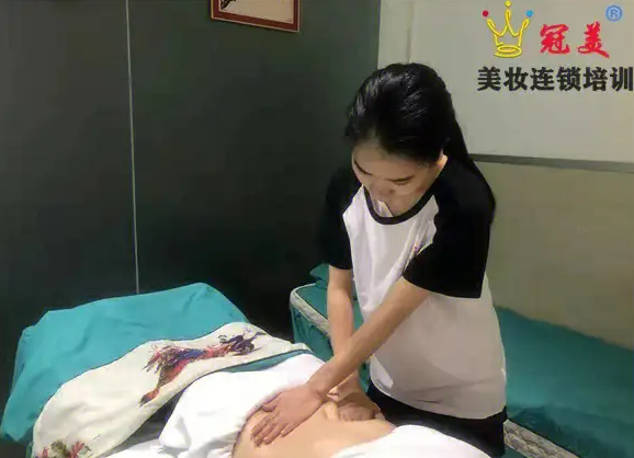 冠美美妆连锁培训产品 门店图片