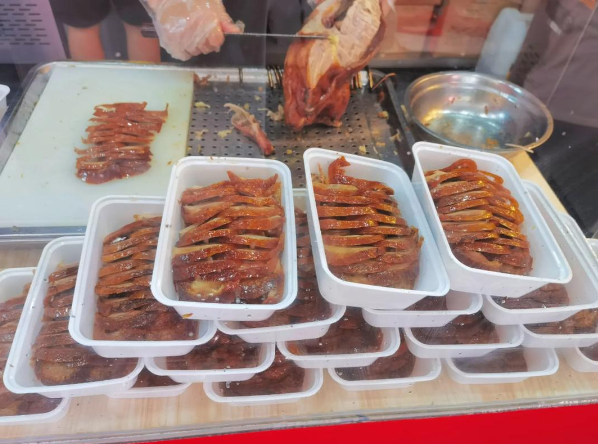 聚味阁北京烤鸭产品 门店图片