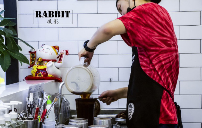 大叔的丝袜奶茶铺