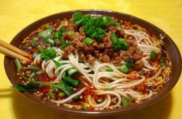 琪轩铭重庆小面