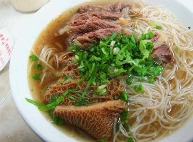 范眼镜重庆小面