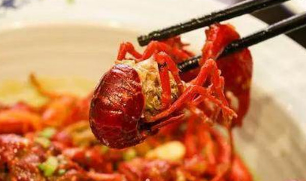黄非红酸汤小龙虾