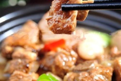 上吉铺黄焖鸡