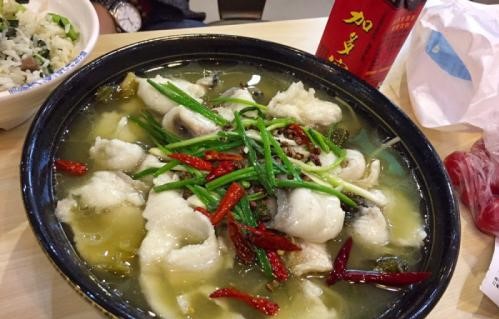 青素酸菜鱼火锅