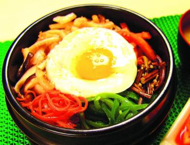 权味石锅拌饭
