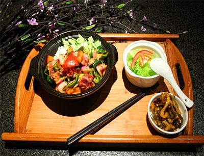 权味石锅拌饭