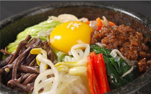 权味石锅拌饭