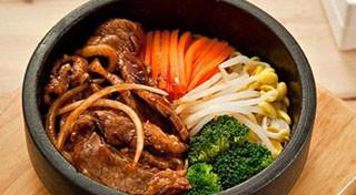 英玉石锅拌饭