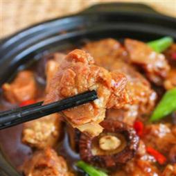 上吉铺黄焖鸡米饭