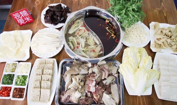 红牌楼牛杂火锅