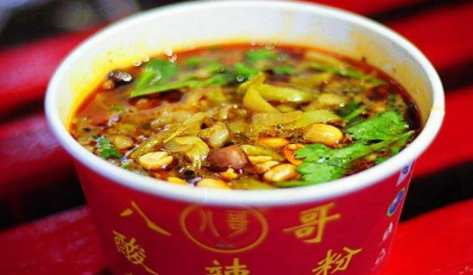 八哥酸辣粉加盟
