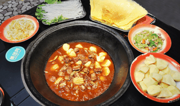山河屯铁锅炖