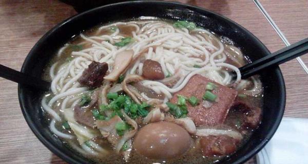 鑫花溪牛肉米粉