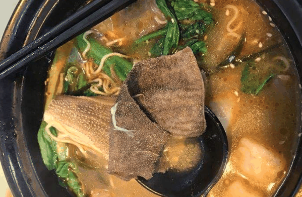 王贵仁砂锅麻辣烫