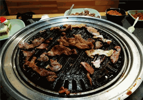 九寸钉自助炭火烤肉