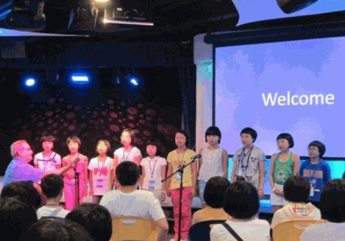 小小少年英语