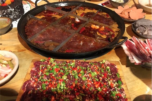 鲜火根老火锅