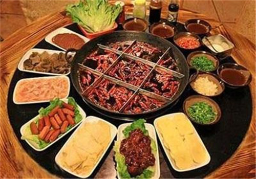 川公煮串串香火锅费多少钱？万元起步，满足就创业