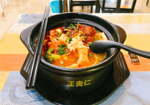 王贵仁麻辣烫费多少钱?小本投资，风险低，轻松赚钱