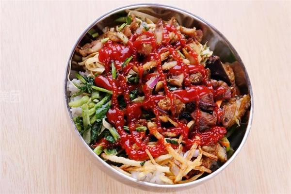 卉小卉烤肉拌饭加盟