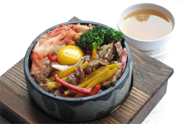 赵小国麻辣烫