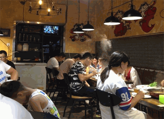 鸡公虾哺