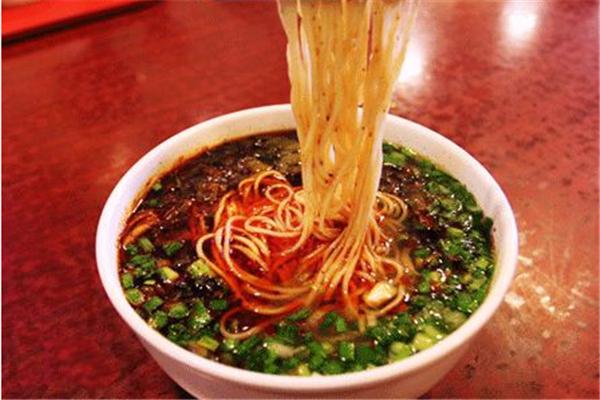 三勺辣子牛肉面