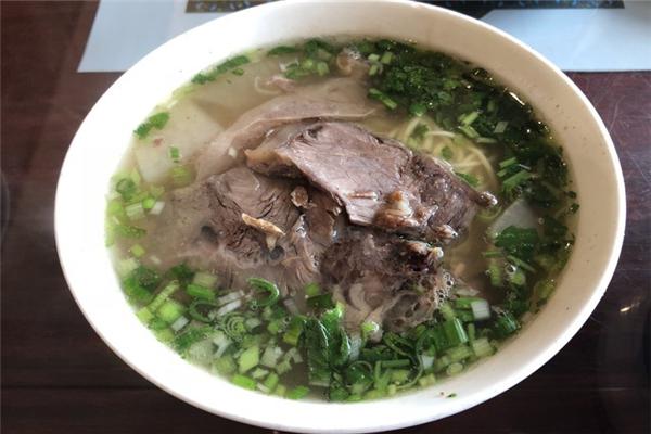 云峰牛肉面加盟赚钱吗？项目好，赚钱简单，加盟超轻松
