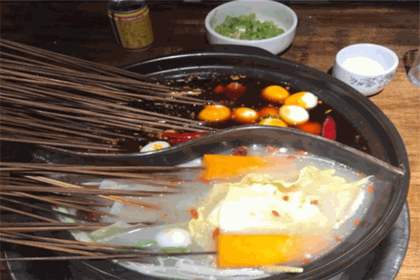恋唇小郡肝串串香