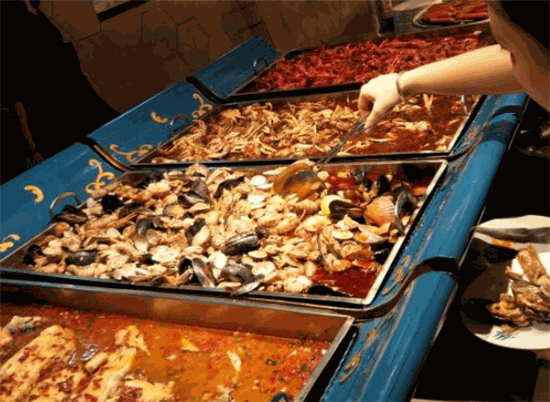 海盗盛宴海鲜自助餐厅丰富食材