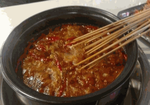 签尚佰味小郡肝串串香能赚钱吗?市场发展有未来，每天都能赚钱