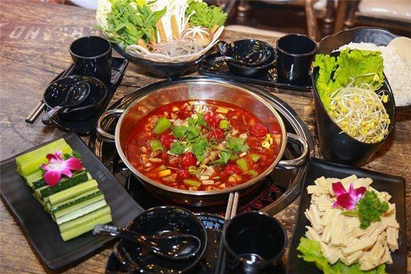 蛙迪卡铜锅牛蛙火锅