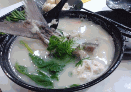 甄鲜鲜鱼汤米粉
