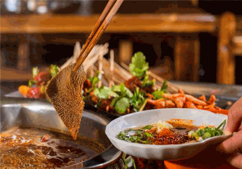 至臻牛炖串串香
