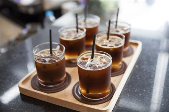 每角间奶茶