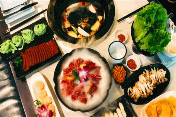 腩潮鲜牛腩火锅店总部地址