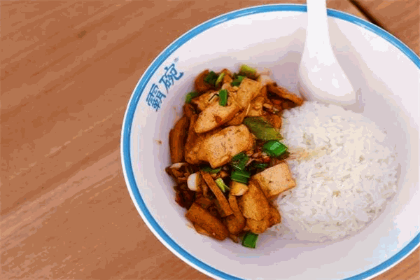 霸碗盖码饭可以加盟