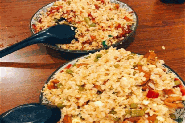 老头爱马仕酸豇豆炒饭加盟