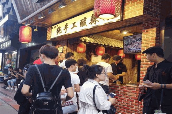 侯志伟纯手工酸辣粉加盟