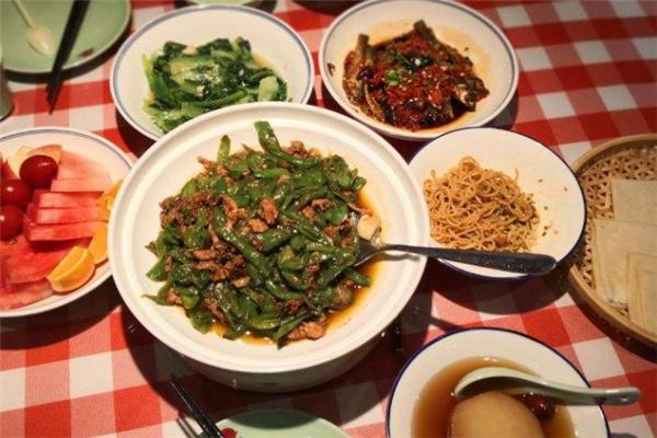 辣椒树湘菜加盟